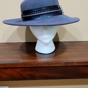 WaterColor: Women's felt hat/ Banded/ Gray/black